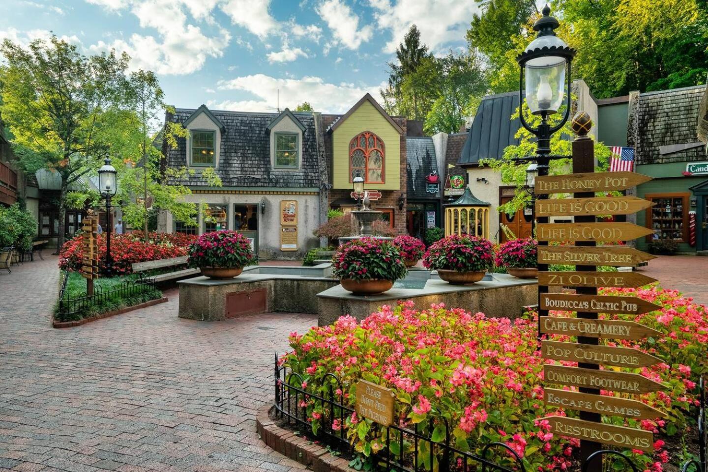Romantic Mtn Cabin Hot Tub & Jacuzzi Views Sevierville Buitenkant foto